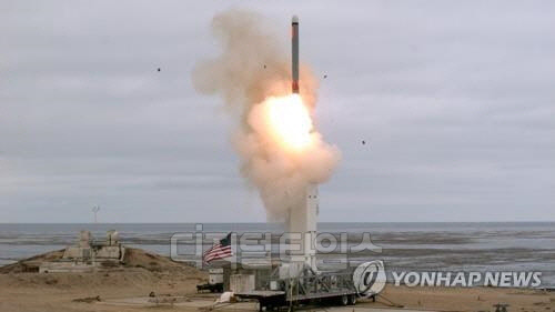 미국이 INF 탈퇴 직후인 지난 8월 캘리포니아주 샌니콜러스섬에서 재래식으로 설정된 지상발사형 순항 미사일을 시험 발사하고 있다. [epa=연합뉴스]